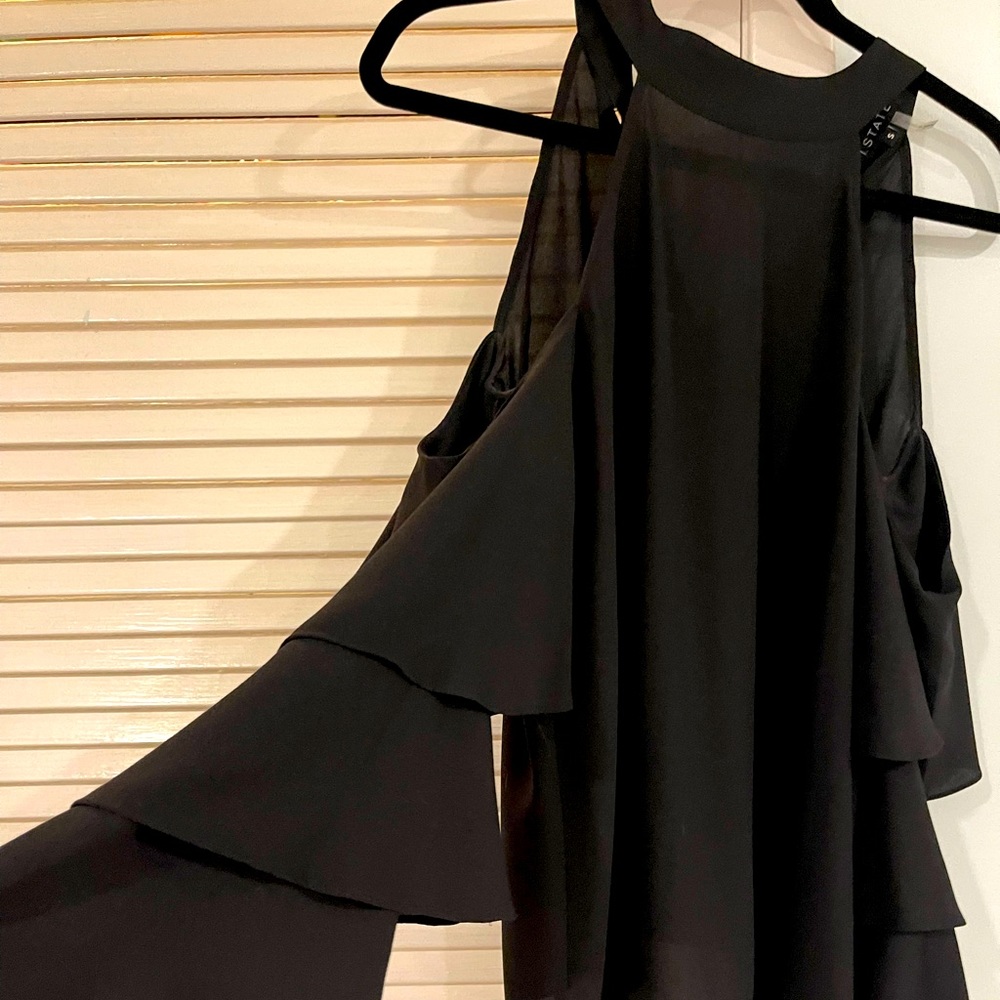 1 State Cold Shoulder Top
